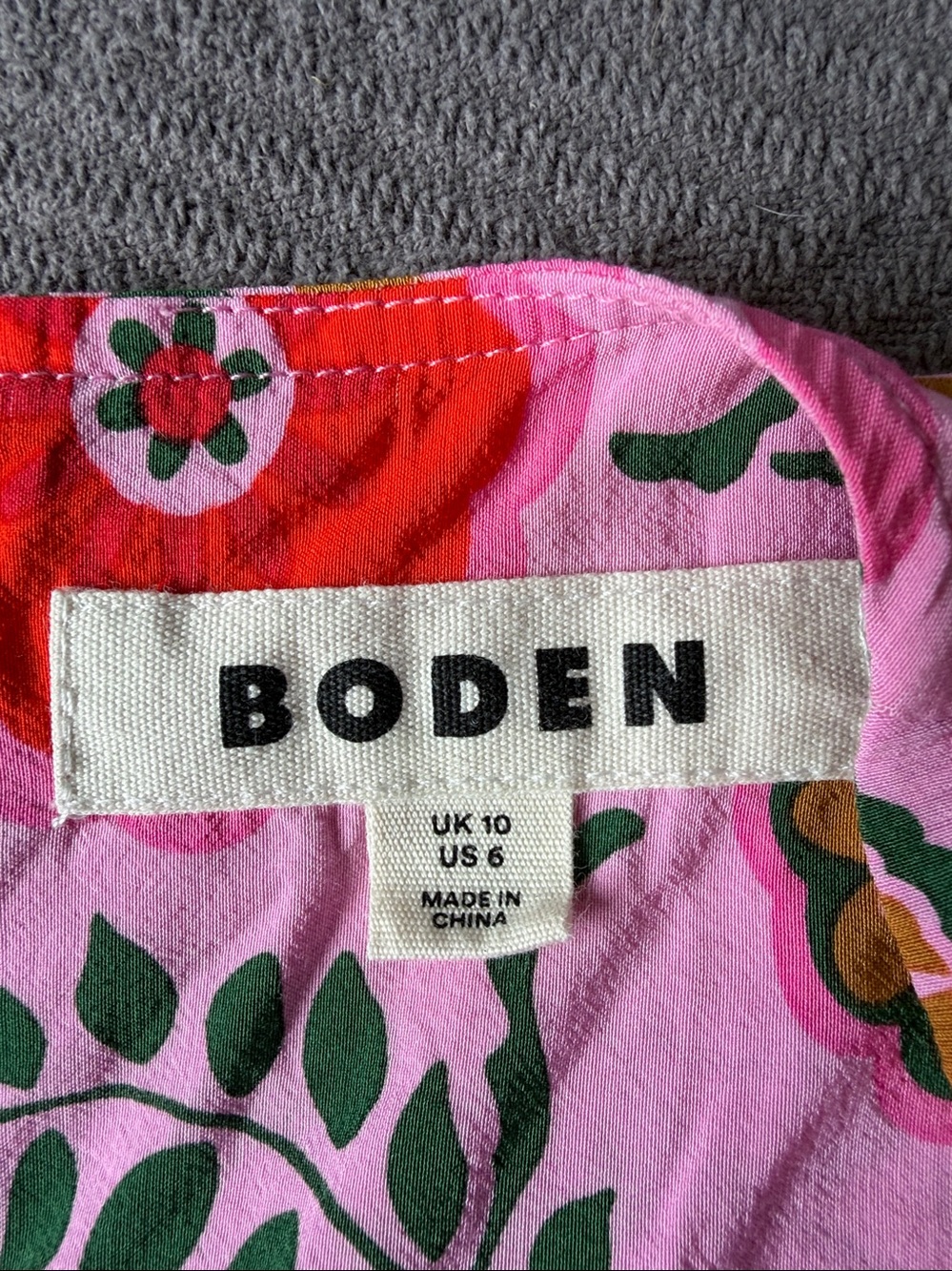 Boden Pink Floral with long sleeves - Picture 4 of 4